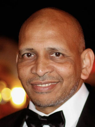 خالد عبدالعزيز