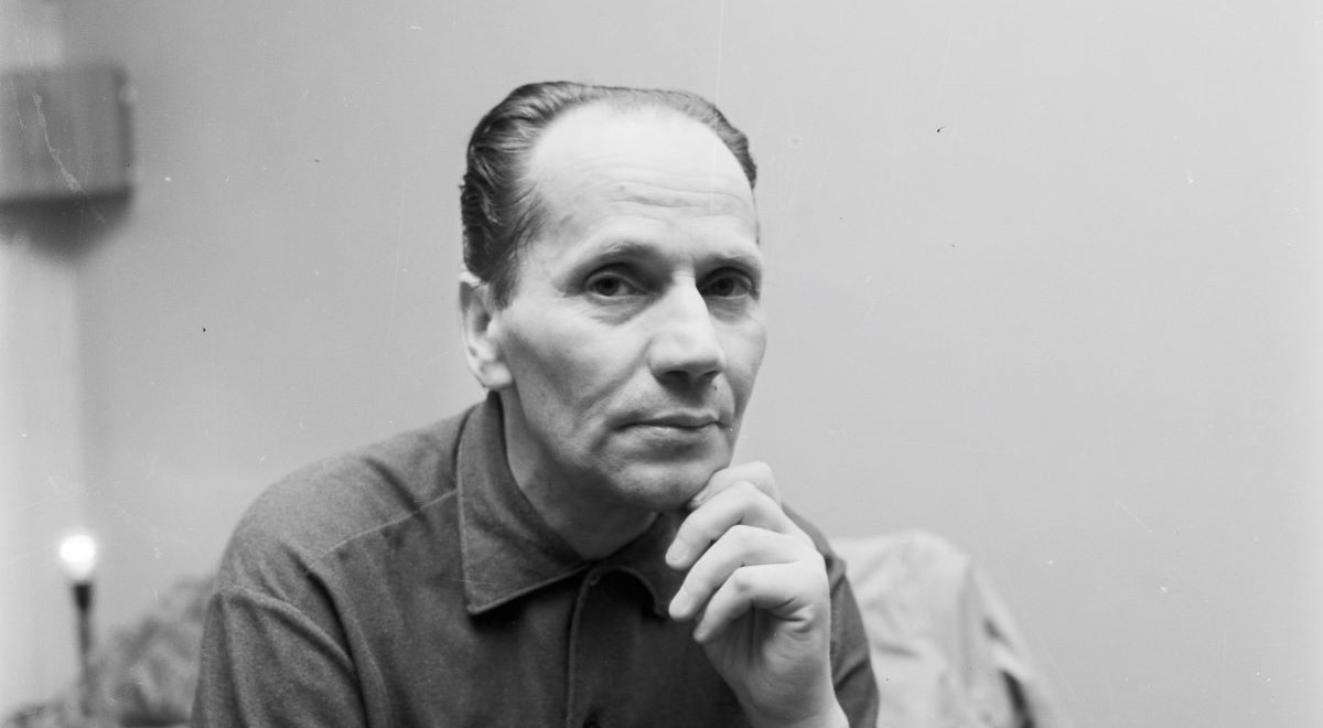 "Chamowo" w Ateneum czyli Białoszewski o blokowisku Pragi i absurdach PRL