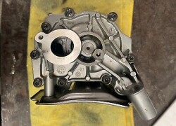 Mühərrik yağı nasosu  - BMW  M6