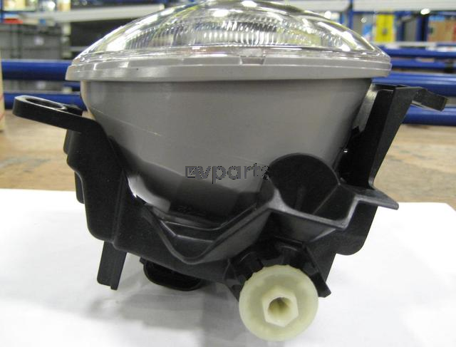 Toyota 	Land Cruiser	Base - Qabaq sağ duman işığı