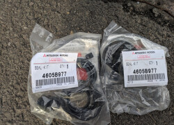 Ön disk əyləc kaliper möhürü dəsti  - Mitsubishi Outlander