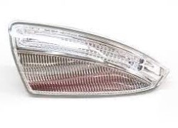 Qabaq sağa dönmə siqnal işığı  - Mercedes-Benz  C-Class