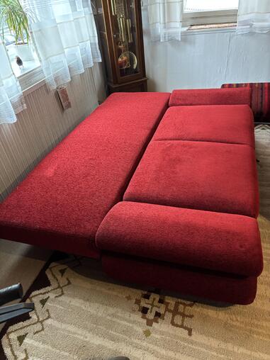 Sofa ,rot mit Bettfunktion