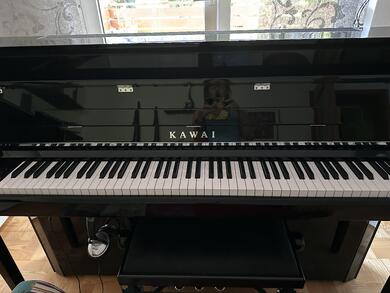 KAWAI NV-5 Digital Piano und Klavierbank