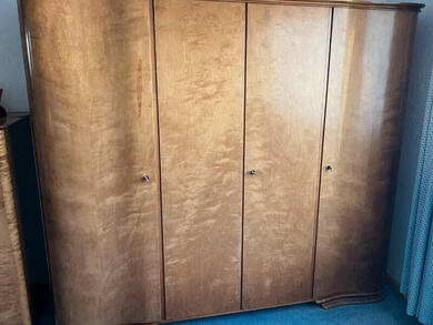 Kleiderschrank - zu verschenken