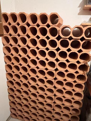 Wein-Lagersteine aus Ton