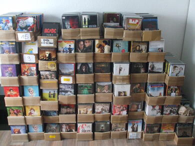 CDs, DVDs & blu-rays - Neuwertig & Neue !