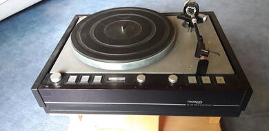 Thorens Plattenspieler