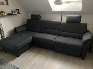 Couch (neu 02/23) wegen Umzug zu verkaufen