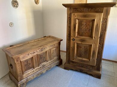 Voglauer Bauernschrank und Truhe