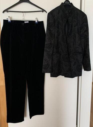 Jacke mit 3D-Jacquardmuster, plus Samthose
