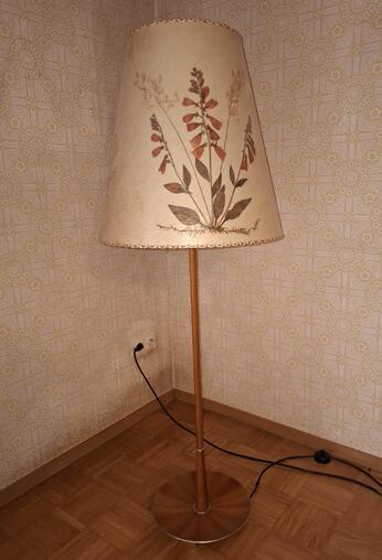 Stehlampe