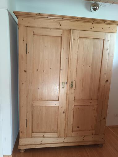 Dielenschrank