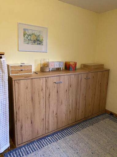 Absolut neuwertiges PRIESS-Schrankbett 