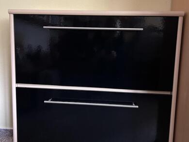 Schuhschrank mit 2 Klappen