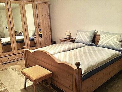 Schlafzimmer massiv