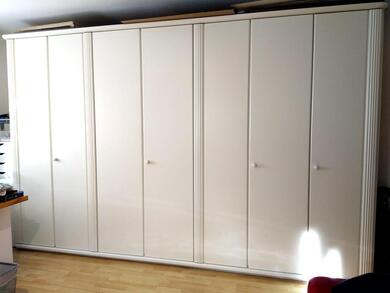 Kleider-/Schlafzimmerschrank