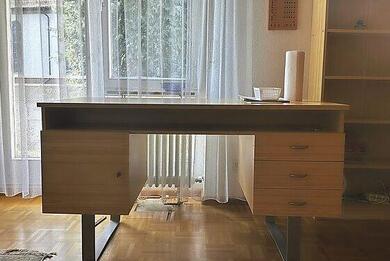 Schreibtisch, guter Zustand