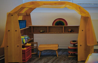 Spielstnder Erle mit Himmel und Regal, 2.Pippino-Kinderbett