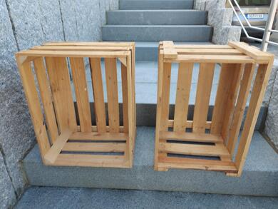 Wein- und Apfelkisten