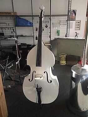 Kontrabass wei mit TA