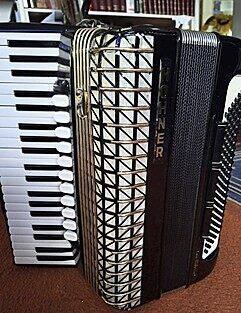 Akkordeon Hohner Atlantik IV