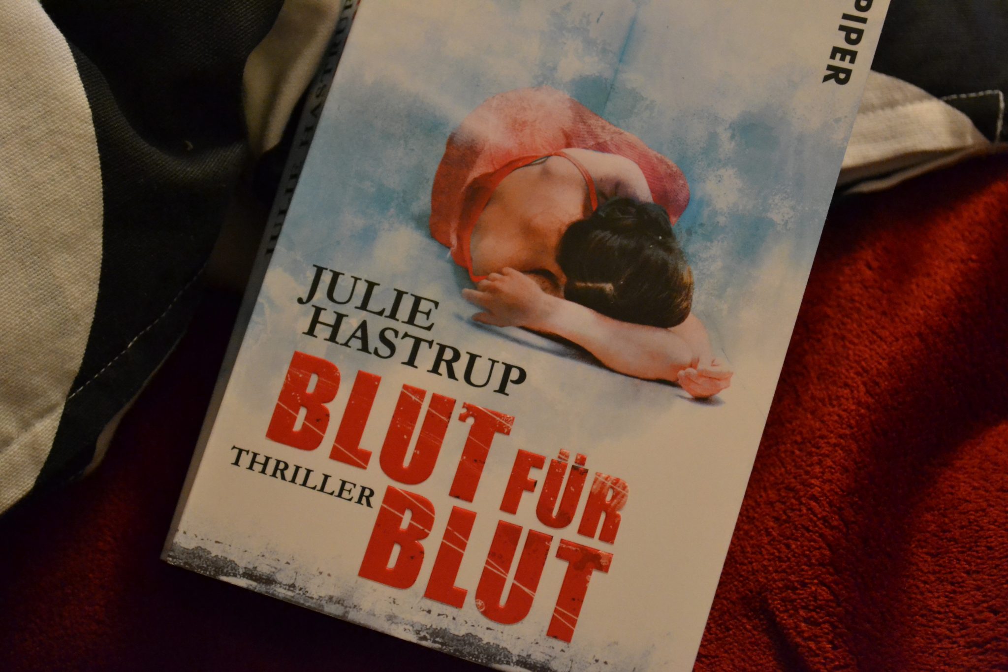 Books: Blut für Blut | Julie Hastrup