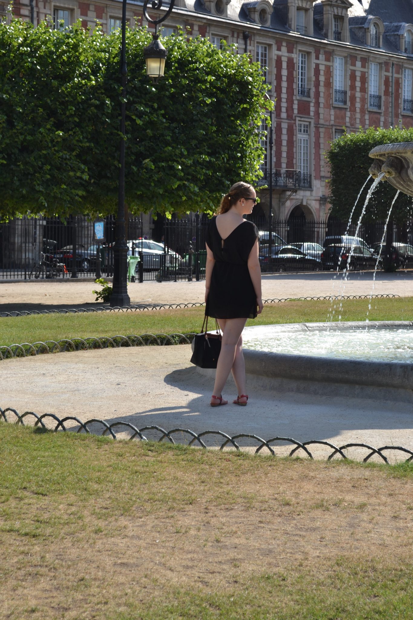 Outfit: Place des Vosges, Paris - DSC 0035 e1439732098148