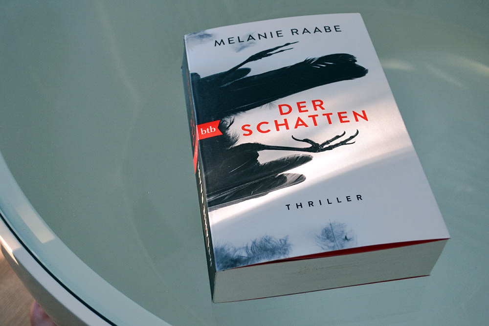 Books: Der Schatten | Melanie Raabe