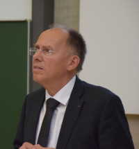 The formal session at the 53rd German Food Chemistry Conference in Halle (Saale) was opened with a welcome address by Prof. Dr Eberhard Haunhorst (Ministerial Director and Head of Department 3 for Food Safety and Animal Health at the Federal Ministry of Food, Agriculture and Rural Affairs). He emphasised the interdisciplinary nature of the event.