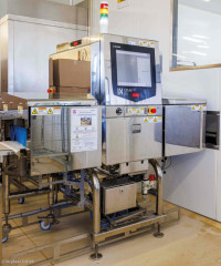 The compact X-ray system could easily be integrated into MAG`M´s production line. (Images: Ishida)