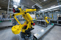 PAPACKS® MODEL S10, Maschinenbereich der Containerproduktion.