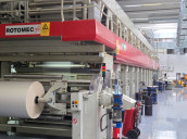 Blick auf die moderne Tiefdruckmaschine T9 Rotomec. (Foto: Coveris)