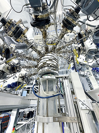 Die neuen Druckmaschinen und Schrumpffolien-Extrusionsanlagen von adapa. (Bild: adapa Group)