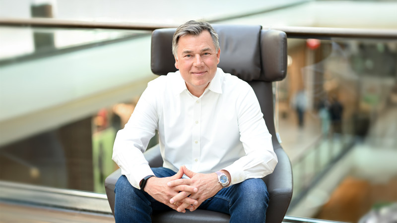 Boris Maschmann, CEO Smurfit Westrock DACH, freut sich über die Anerkennung, da sie die strukturelle Stärke und Stabilität des Unternehmens unterstreicht. (Foto: Smurfit Westrock GmbH)
