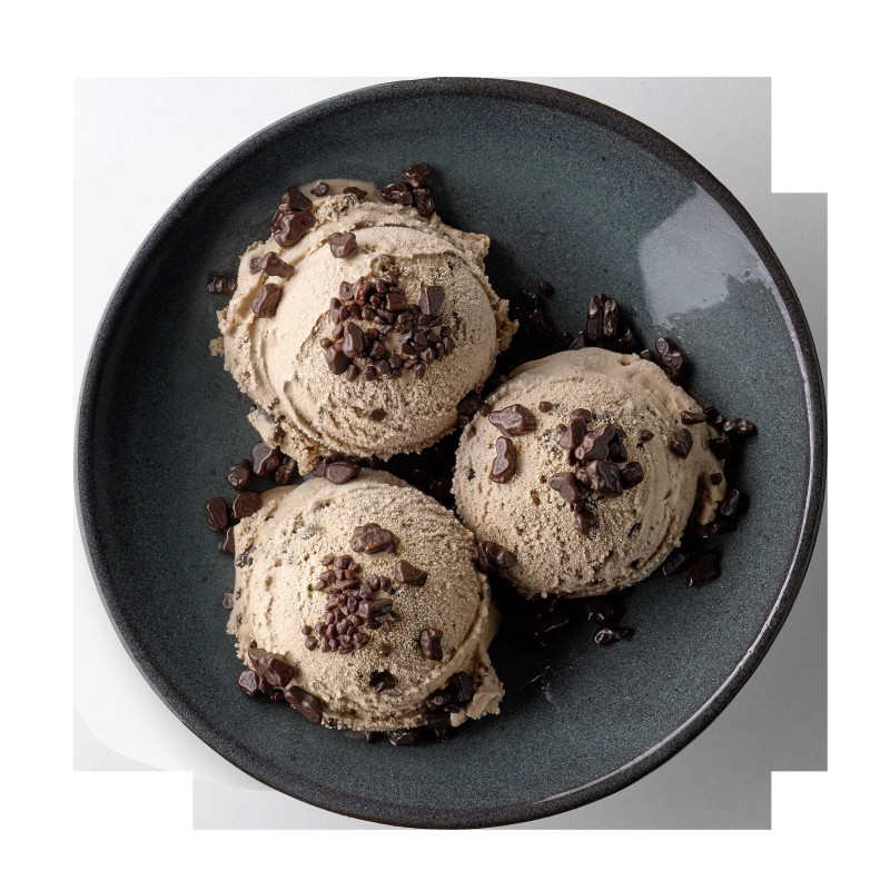 Die Musterrezepturen zeigen, dass sich Rezepturen mit reduziertem Zuckergehalt, pflanzlichen Ballaststoffen und optimiertem Kalorienprofil im Vergleich zu klassischen Eiscremes realisieren lassen. (Bild: Plateneers)