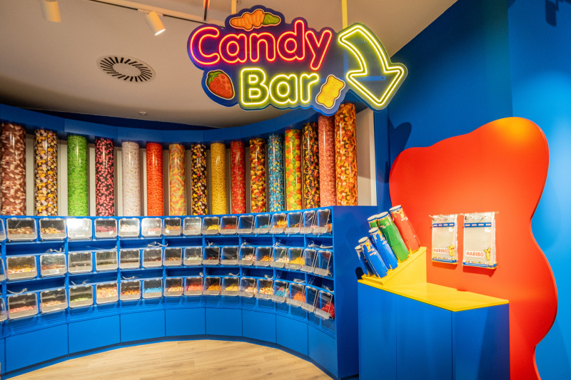 Die Candy-Bar im neuen Haribo-Shop in Bonn. (Foto: Haribo)