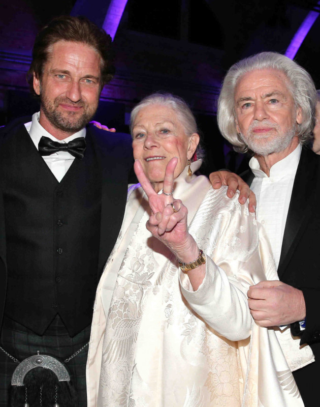 Ausgezeichnetes Engagement: Gerald Butler und Vanessa Redgrave mit Lambertz-Alleingesellschafter Dr. Hermann Bühlbecker, Co-Chairman und Sponsor der „Cinema for Peace“-Gala 2020 (Foto: Lambertz)