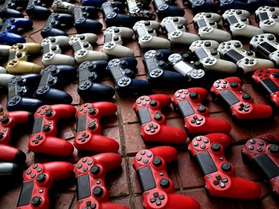 PS4 JOYSTICKS 100% ኦሪጂናል ጆይስቲክ / CONTROLLER