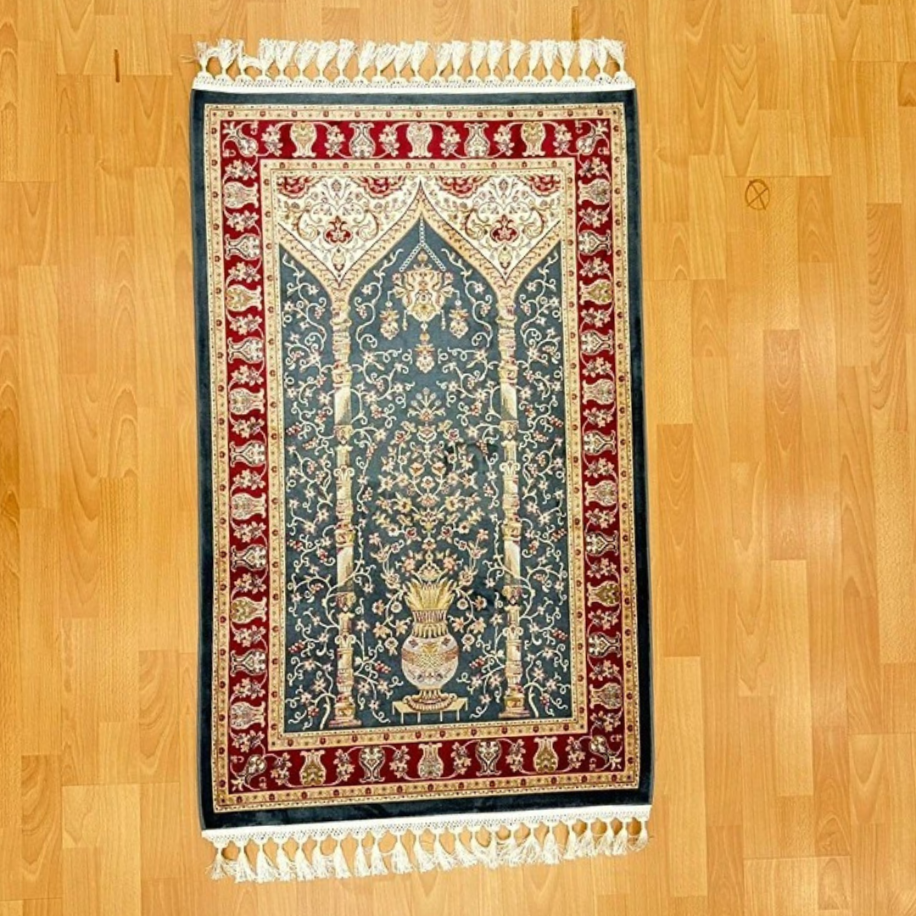 Mihraplı Ağaç Hayatı Desenli İpek Seccade Mavi Karışık