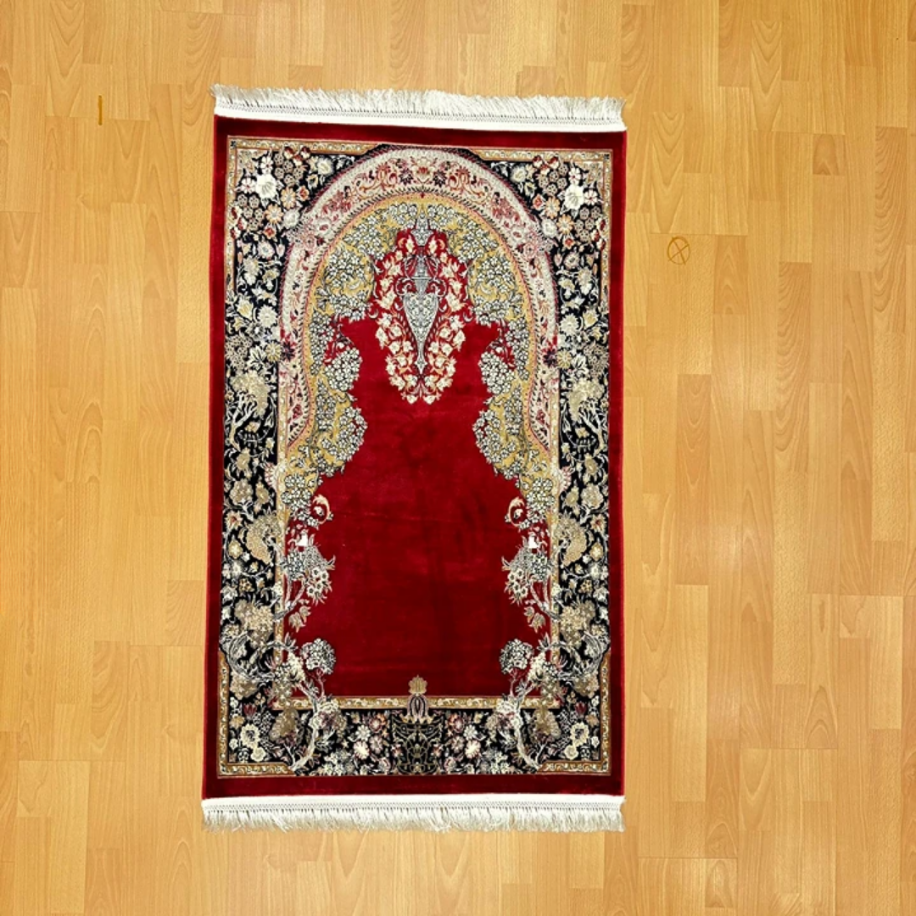  Mihrâb-ı Âlî Motifli İpek Seccade