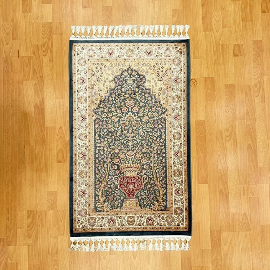 Mihrâb-ı Gülzâr Motifli İpek Seccade 