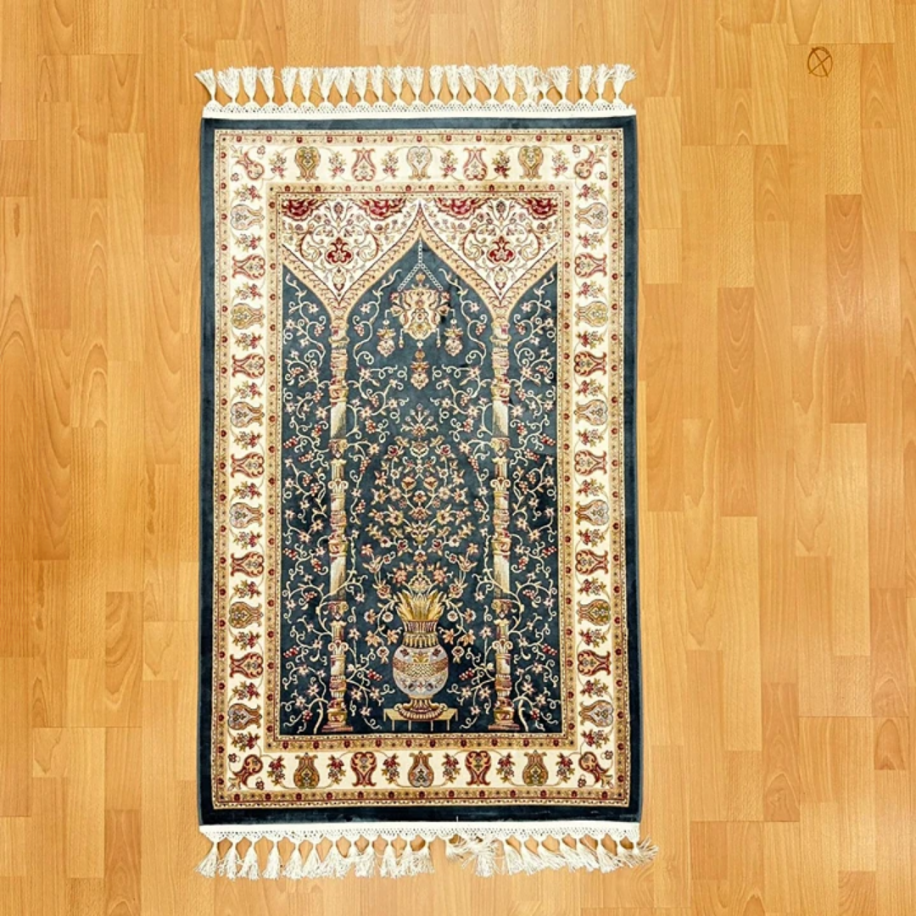 Mihraplı Ağaç Hayatı Desenli İpek Seccade 