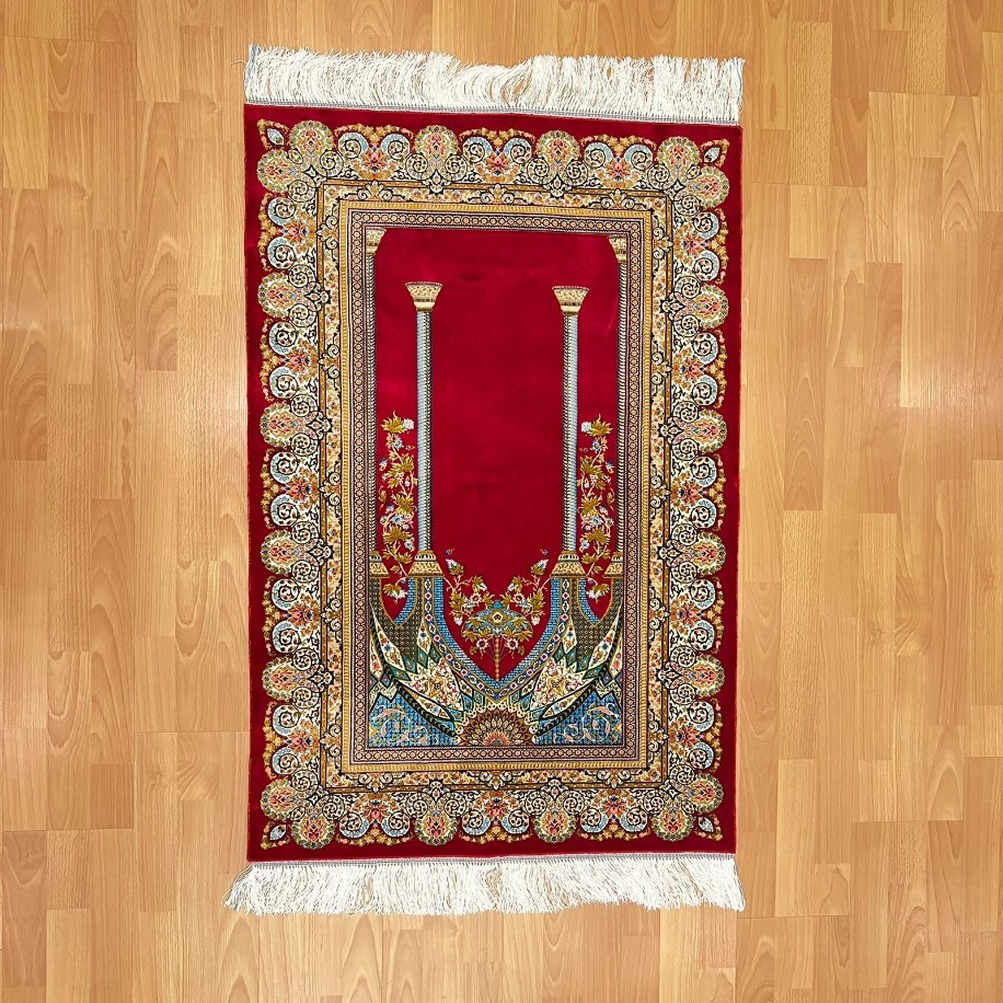 Çiçekli Mihrap Desenli İran İpek Seccade