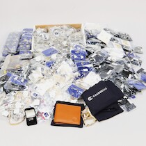 Örhängen, armband mm, Charmelle, nya i förpackning på auktion i Skåne hos Sikö Auktioner