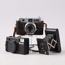 Kameror, 3 st, bl.a. Kodak Eastman och Nikon på auktion i Skåne hos Sikö Auktioner