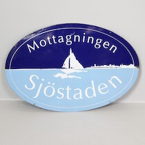 Emaljskylt, "Mottagningen Sjöstaden" på auktion i Skåne hos Sikö Auktioner