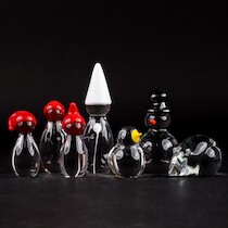 Figuriner konstglas, Studio Åhus H=12 & mindre på auktion i Skåne hos Sikö Auktioner