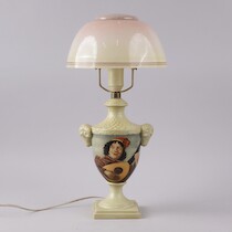 Bordslampa, keramik och glas, H = 48 på auktion i Skåne hos Sikö Auktioner