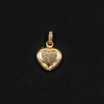 Hänge guld 18k V=0,8g på auktion i Skåne hos Sikö Auktioner
